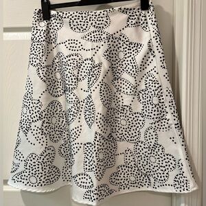 White House Black Market skirt with raised beads 100% poly full lining size 8